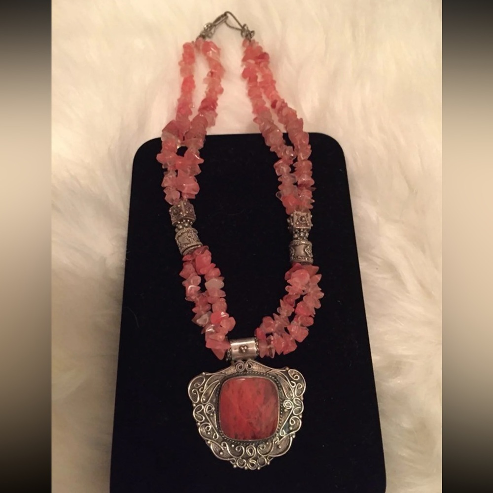 Silver pink stone necklace
